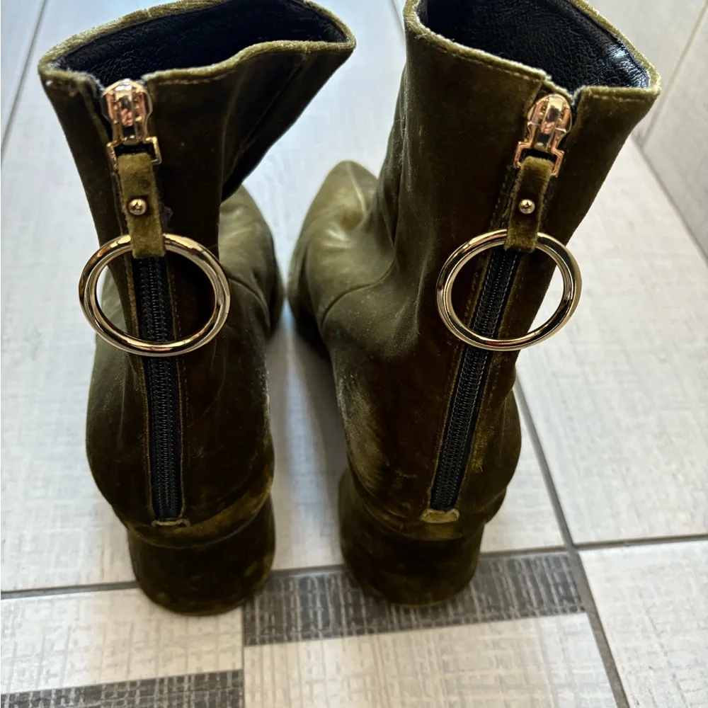 INTENTIONALLY BLANK Green Heeled Boots with Chunky Heel and Pointed Toe - Picture 3 of 5